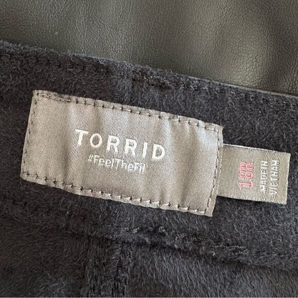 Torrid Perfect Skinny Faux Leather Mid Rise Pant Size 18R - Picture 8 of 12